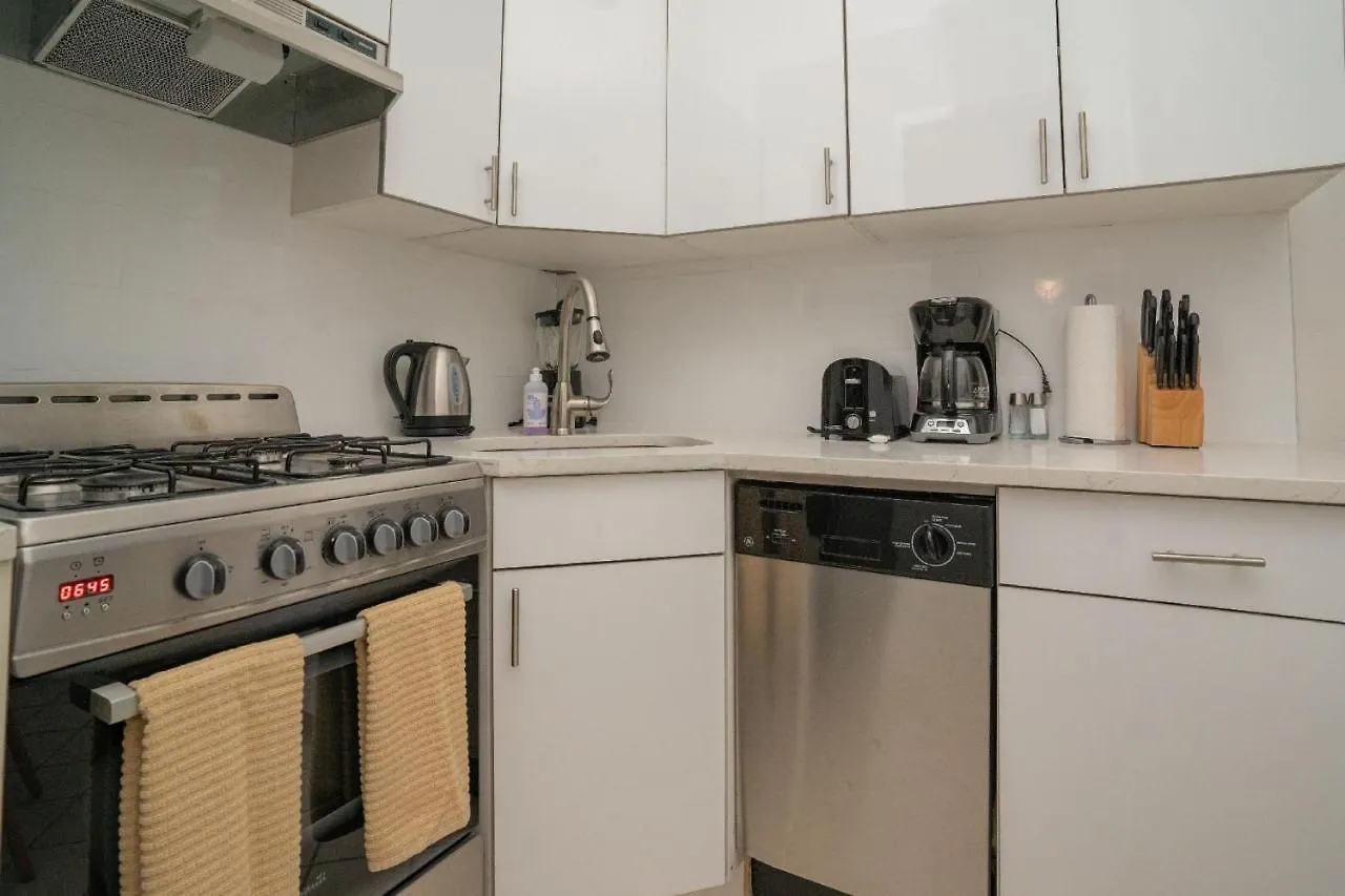 East Hells Kitchen 30 Day Rentals New York United States